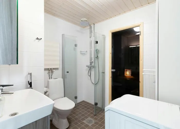 Convenient For 2 With Sauna In Vuosaari דירה