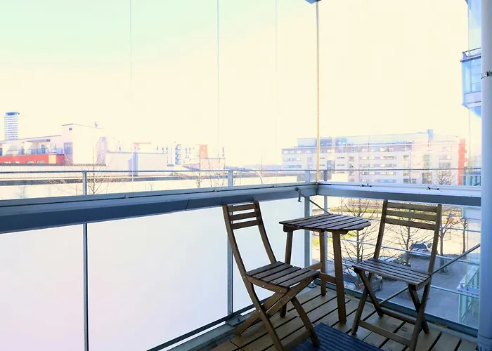 Convenient For 2 With Sauna In Vuosaari דירה *