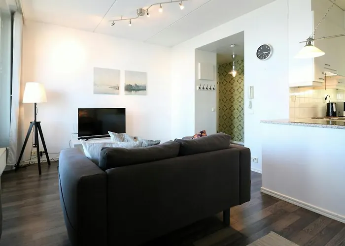 Convenient For 2 With Sauna In Vuosaari דירה *